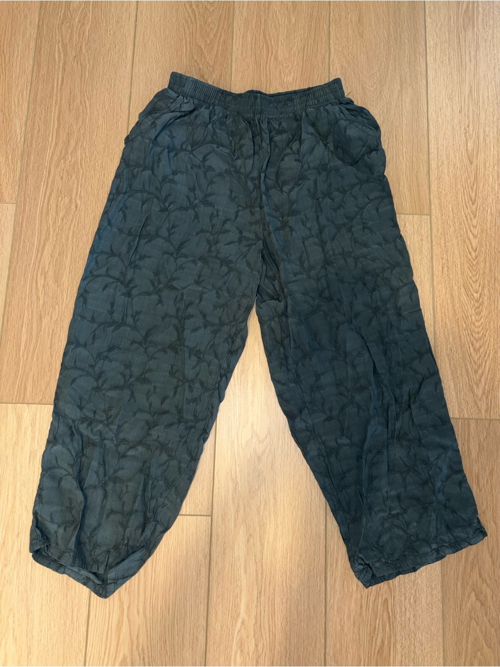 Urban Outfitters Renewal Dark Green Quilted Elastic-Waist Capris
